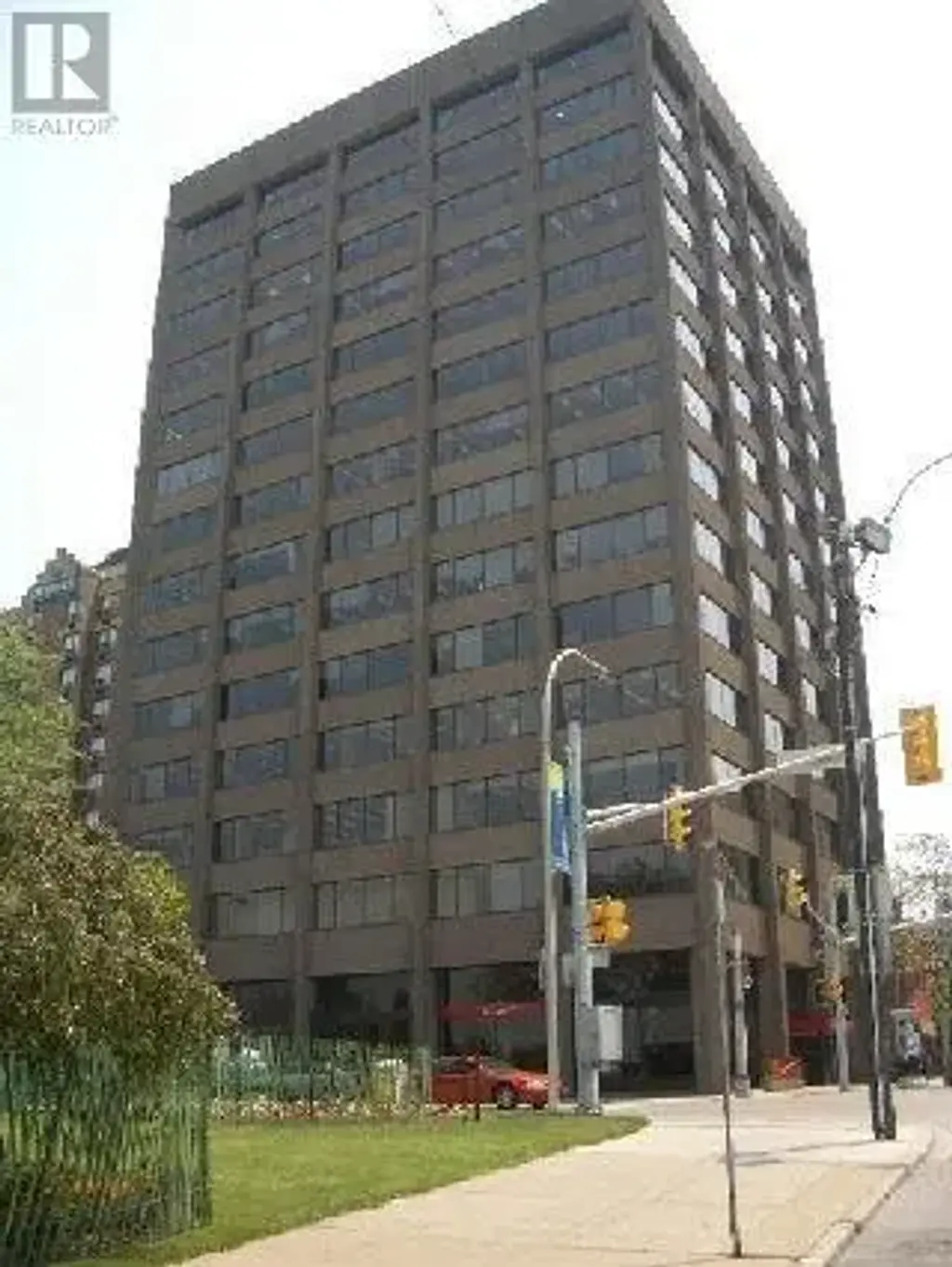 100 Ouellette, Windsor